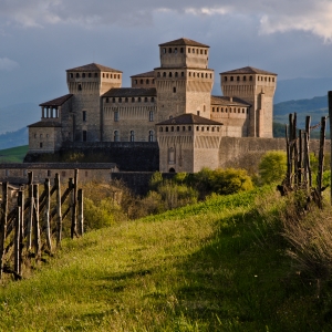 Bianca pellegrina e la Via di Linari - visita guidata al Castello di Torrechiara